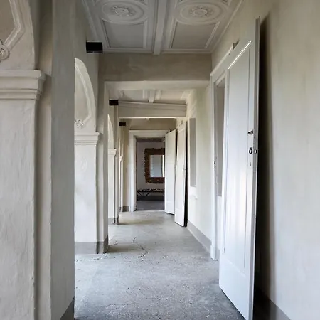Palazzo Dei Leoni 빌라 아메노