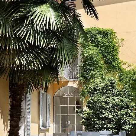 Palazzo Dei Leoni * Ameno
