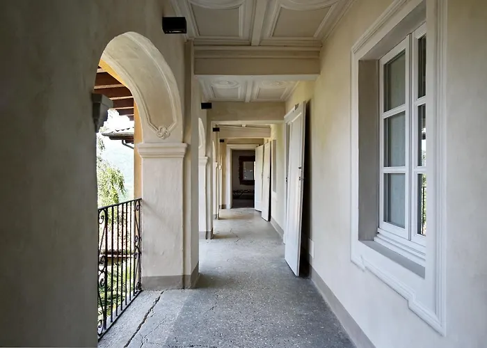 Palazzo Dei Leoni *