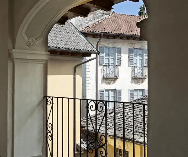 Palazzo Dei Leoni *